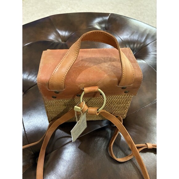 BEACHGOLD RATTAN BACKPACK PURSE BAG NWT STYLE AR24N NWT - Picture 4 of 5